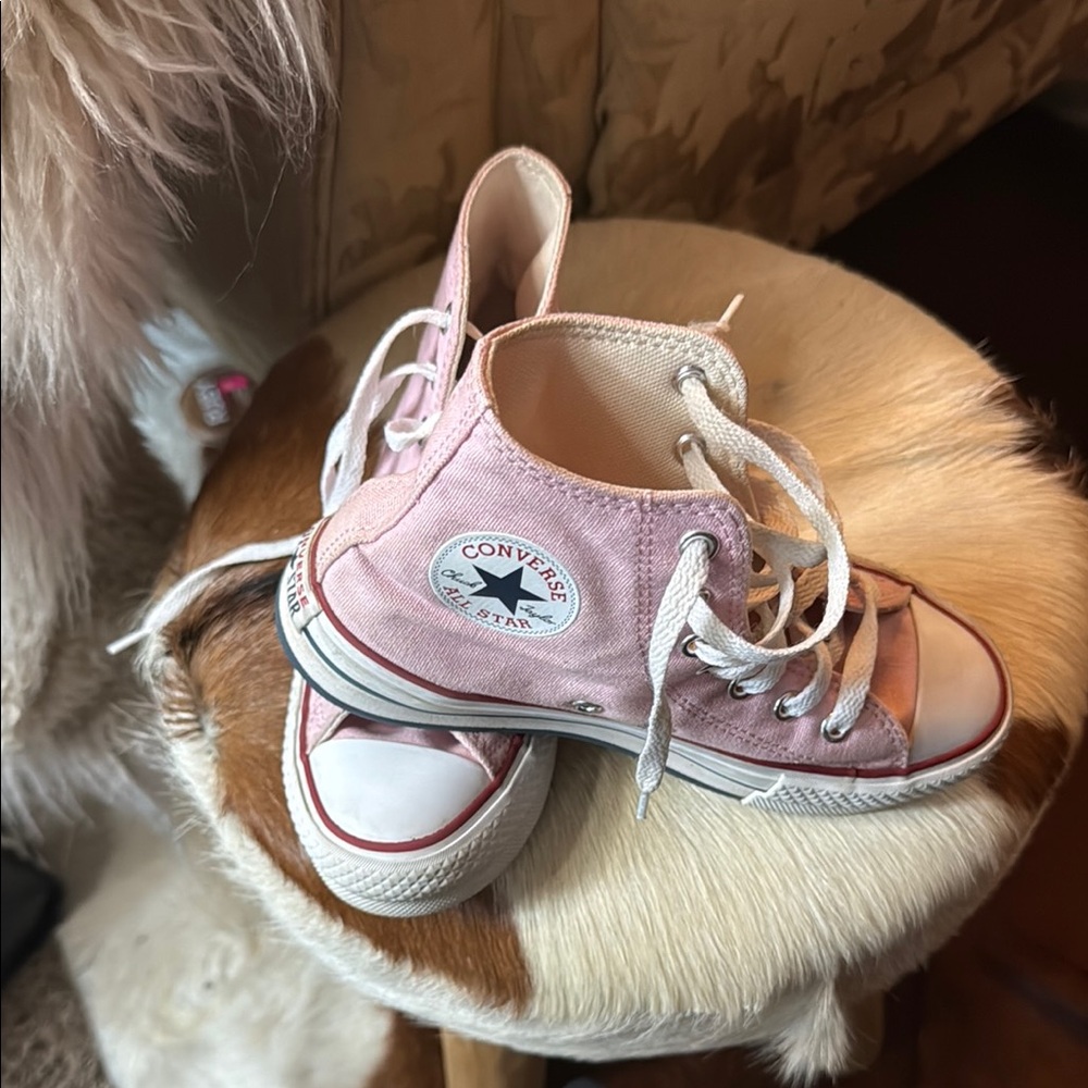 Converse Pink High-Top Sneakers Classic Canvas Design